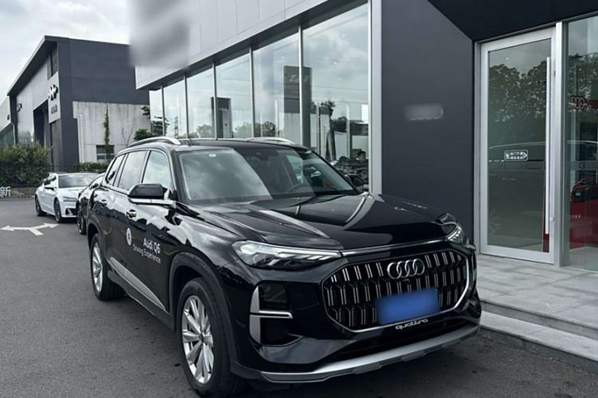 Used Audi Q6 2024 45 TFSI quattro Qiyun Edition Yulin Package 6 seats Front Left 45 Deg