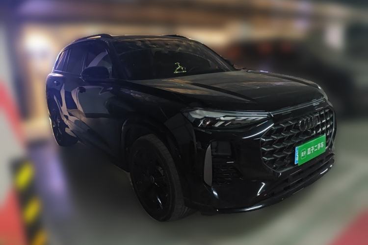 Used Audi Q6 2024 45 TFSI quattro Black Warrior Edition 6 Seats Front Right 45 Deg