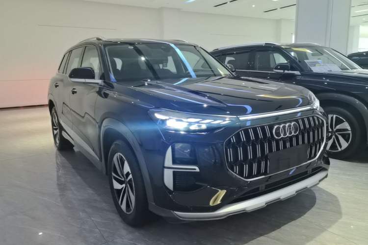 Used Audi Q6 2024 40 TFSI quattro Guanyun Edition Yulin Package 7 Seats Front Right 45 Deg