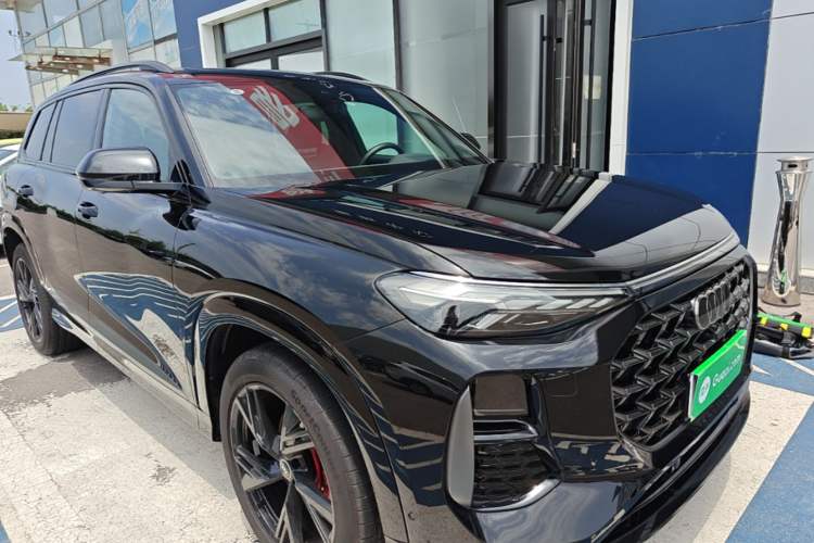 Used Audi Q6 2024 45 TFSI quattro Zhuyun Edition Flying Rider Package 6 Seats Front Right 45 Deg