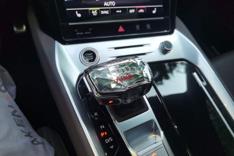 Used Audi Q6 2024 45 TFSI quattro Qiyun Edition Yulin Package 7 Seats Gear Lever