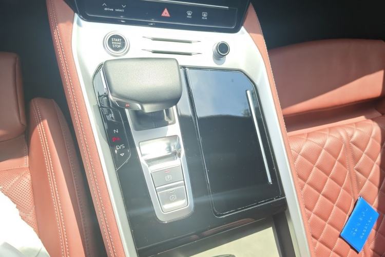 Used Audi Q6 2024 45 TFSI quattro Black Warrior Edition 6 Seats Gear Lever