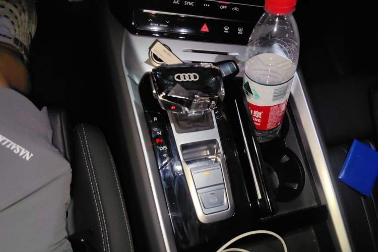 Used Audi Q6 2024 40 TFSI quattro Guanyun Edition Yulin Package 7 Seats Gear Lever