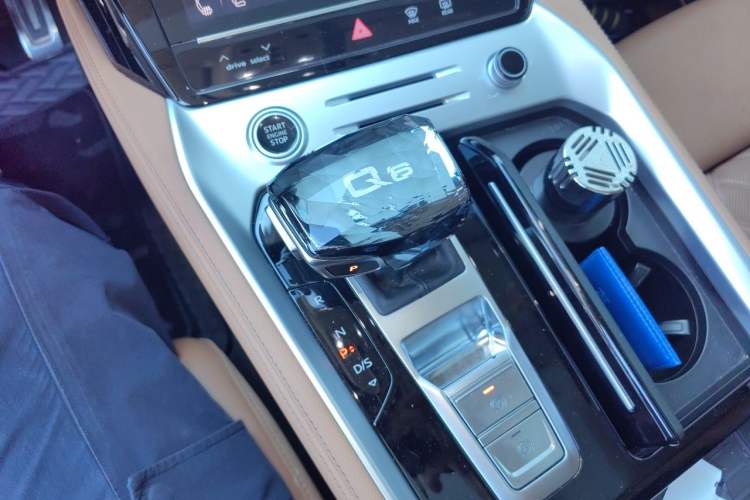 Used Audi Q6 2024 45 TFSI quattro Qiyun Edition Yulin Package 6 seats Gear Lever
