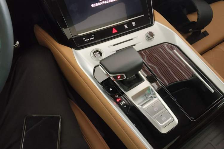 Used Audi Q6 2024 45 TFSI quattro Qiyun Edition Yulin Package 6 seats Gear Lever