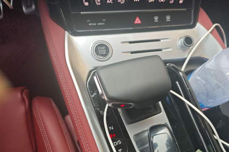 Used Audi Q6 2024 45 TFSI quattro Black Warrior Edition 6 Seats Gear Lever