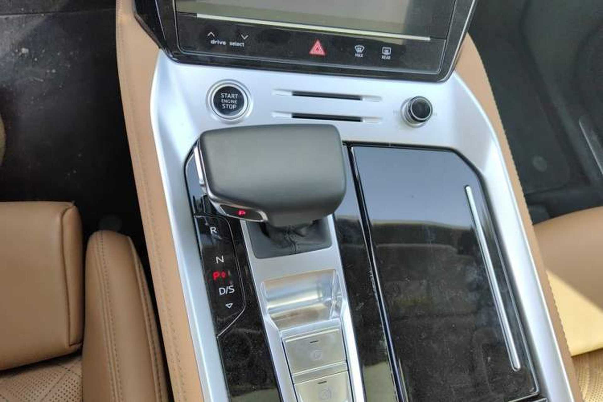 Used Audi Q6 2024 45 TFSI quattro Qiyun Edition Yulin Package 6 seats Gear Lever