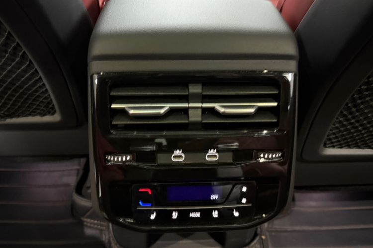 Used Audi Q6 2024 45 TFSI quattro Black Warrior Edition 6 Seats Interior 11