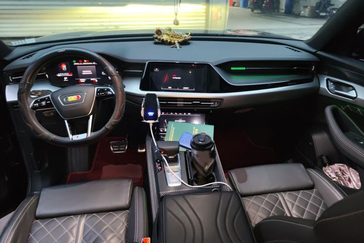 Used Audi Q6 2024 45 TFSI quattro Qiyun Edition Flying Rider Package 6 Seats Interior 2