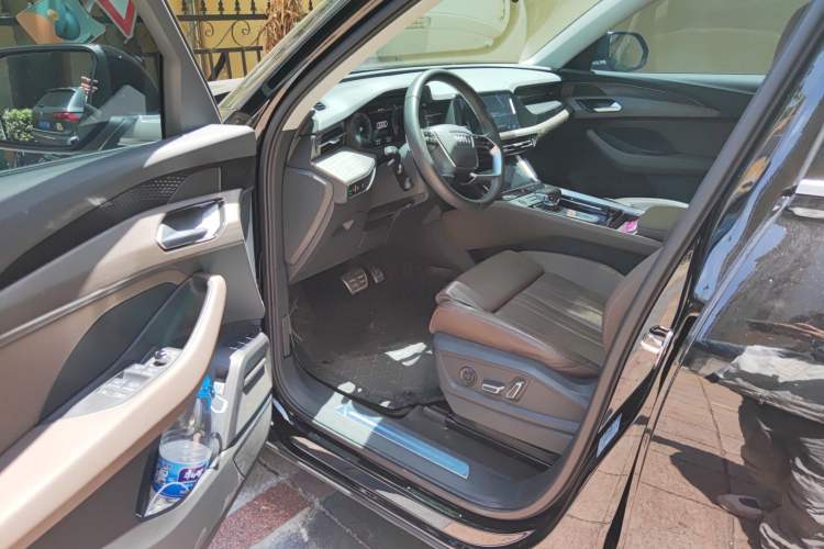 Used Audi Q6 2024 45 TFSI quattro Qiyun Edition Yulin Package 7 Seats Interior 2