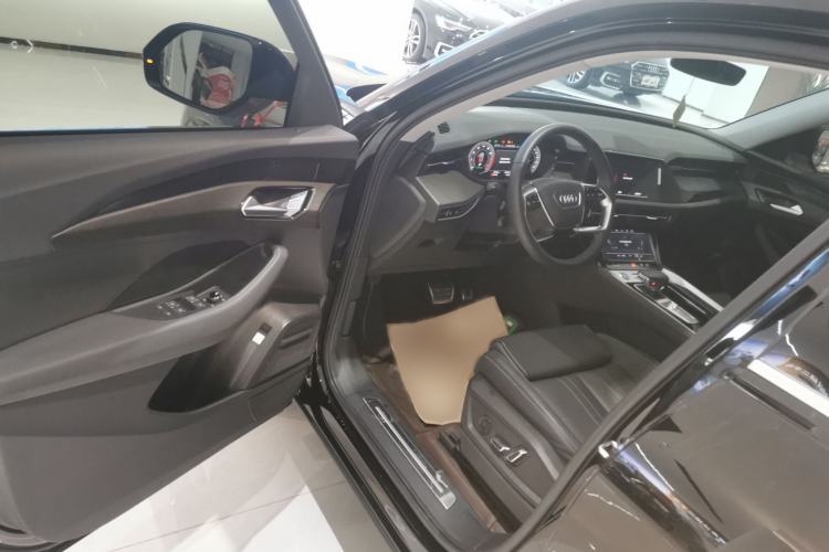 Used Audi Q6 2024 40 TFSI quattro Guanyun Edition Yulin Package 7 Seats Interior 3