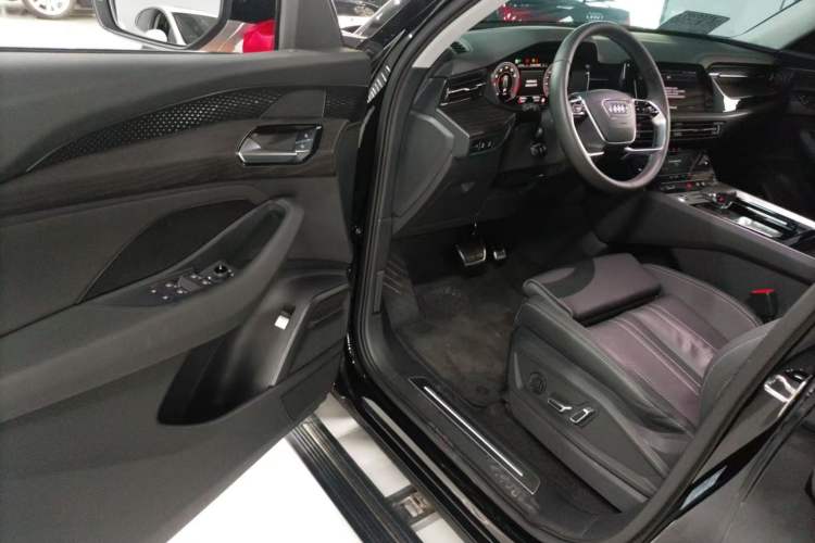 Used Audi Q6 2024 40 TFSI quattro Guanyun Edition Yulin Package 7 Seats Interior 3