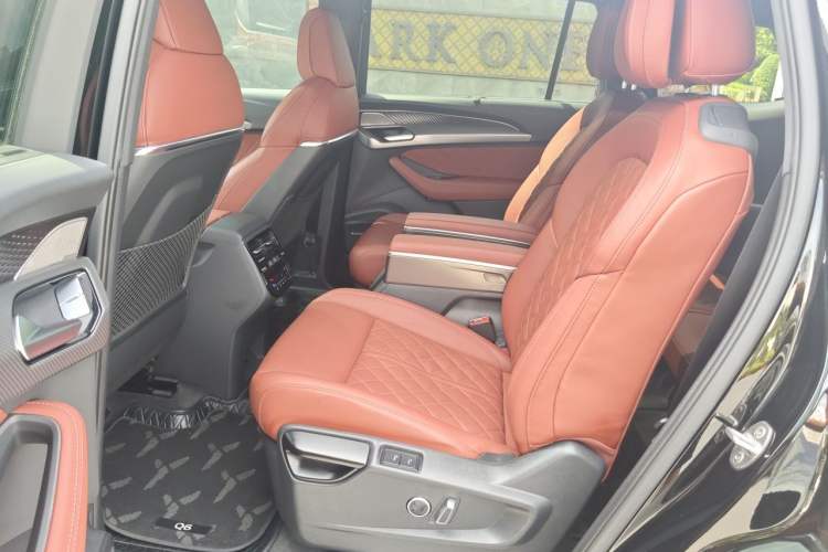 Used Audi Q6 2024 45 TFSI quattro Black Warrior Edition 6 Seats Interior 4
