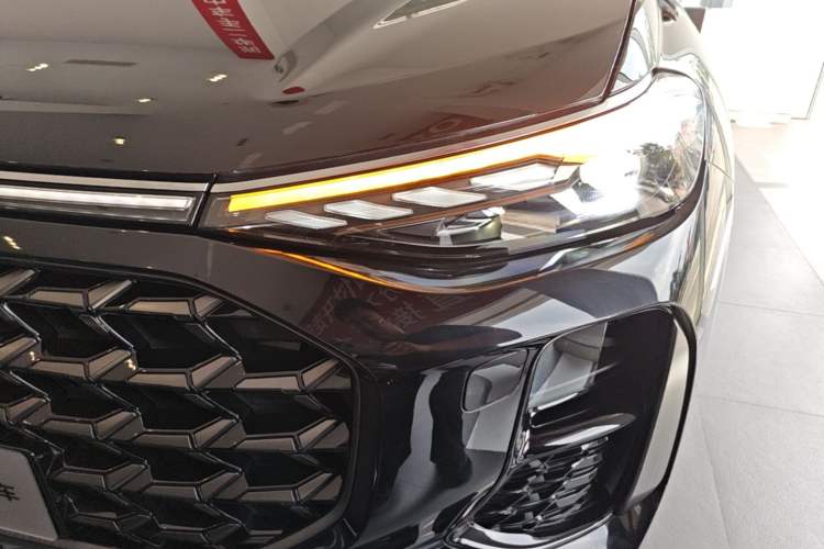 Used Audi Q6 2024 45 TFSI quattro Black Warrior Edition 6 Seats Left Front Headlight
