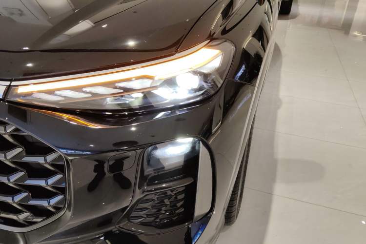 Used Audi Q6 2024 45 TFSI quattro Qiyun Edition Flying Rider Package 7-seater Left Front Headlight