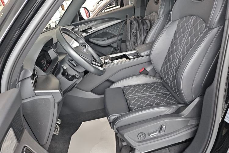 Used Audi Q6 2024 45 TFSI quattro Black Warrior Edition 6 Seats Left Front Seat
