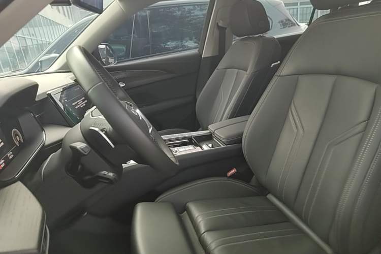 Used Audi Q6 2024 40 TFSI quattro Guanyun Edition Yulin Package 7 Seats Left Front Seat