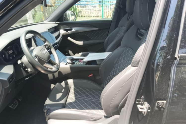 Used Audi Q6 2024 45 TFSI quattro Black Warrior Edition 6 Seats Left Front Seat