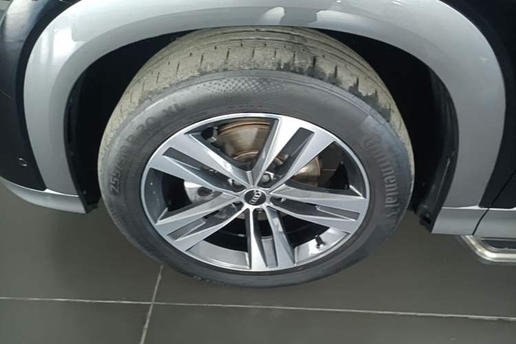Used Audi Q6 2024 50 TFSI quattro Xingyun Edition Yulin Package 6 Seats Left Front Wheel Hub