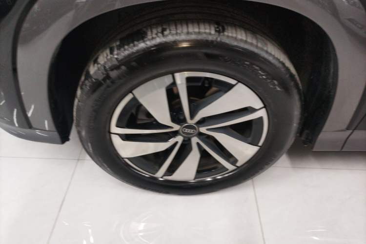 Used Audi Q6 2024 40 TFSI quattro Guanyun Edition Yulin Package 7 Seats Left Front Wheel Hub