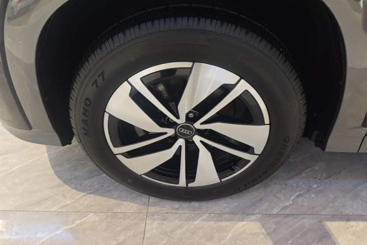 Used Audi Q6 2024 40 TFSI quattro Guanyun Edition Yulin Package 7 Seats Left Front Wheel Hub