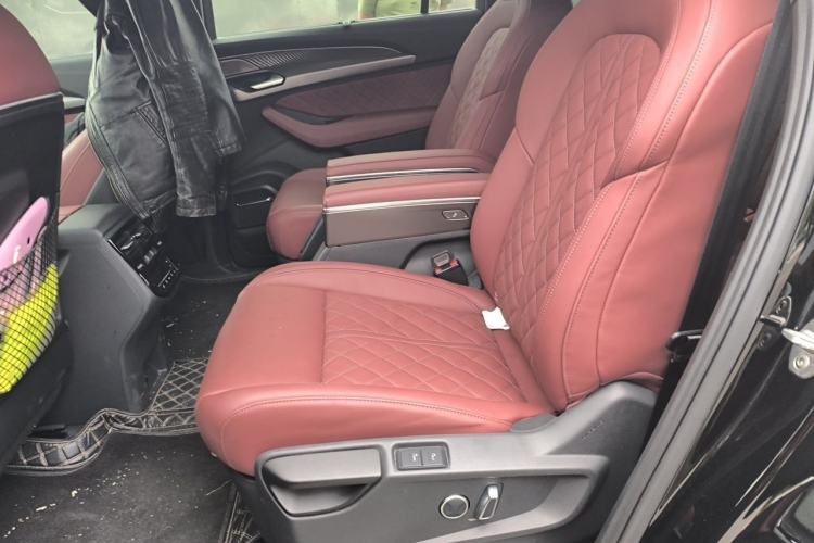 Used Audi Q6 2024 45 TFSI quattro Black Warrior Edition 6 Seats Left Rear Seat