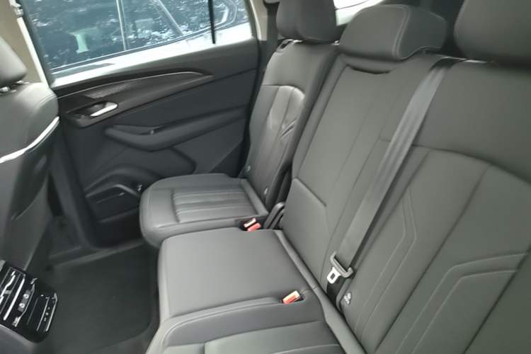 Used Audi Q6 2024 40 TFSI quattro Guanyun Edition Yulin Package 7 Seats Left Rear Seat
