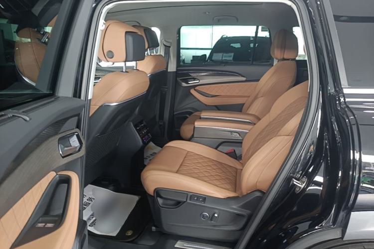 Used Audi Q6 2024 50 TFSI quattro Xingyun Edition Yulin Package 6 Seats Left Rear Seat