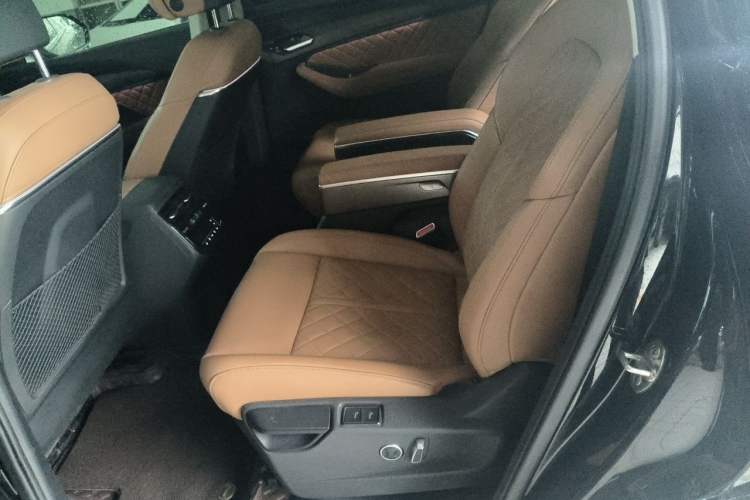 Used Audi Q6 2024 45 TFSI quattro Qiyun Edition Yulin Package 6 seats Left Rear Seat