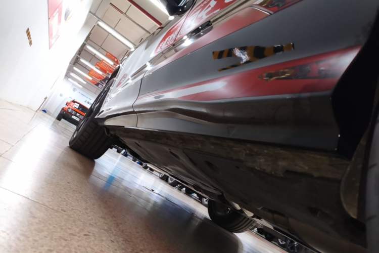 Used Audi Q6 2024 50 TFSI quattro Black Warrior Edition 6-seater Left Side Sill