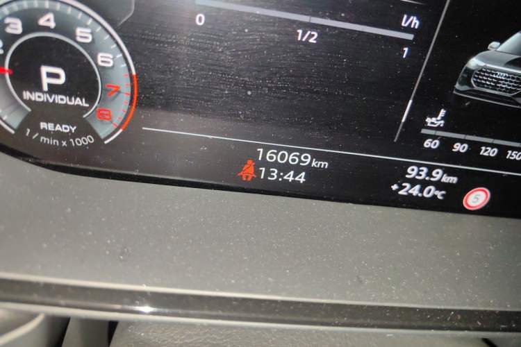 Used Audi Q6 2024 40 TFSI quattro Guanyun Edition Yulin Package 7 Seats Odometer Close Up