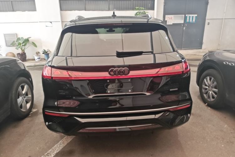 Used Audi Q6 2024 50 TFSI quattro Black Warrior Edition 6-seater Rear