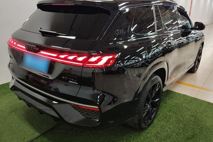 Used Audi Q6 2024 50 TFSI quattro Black Warrior Edition 6-seater Rear Right 45 Deg