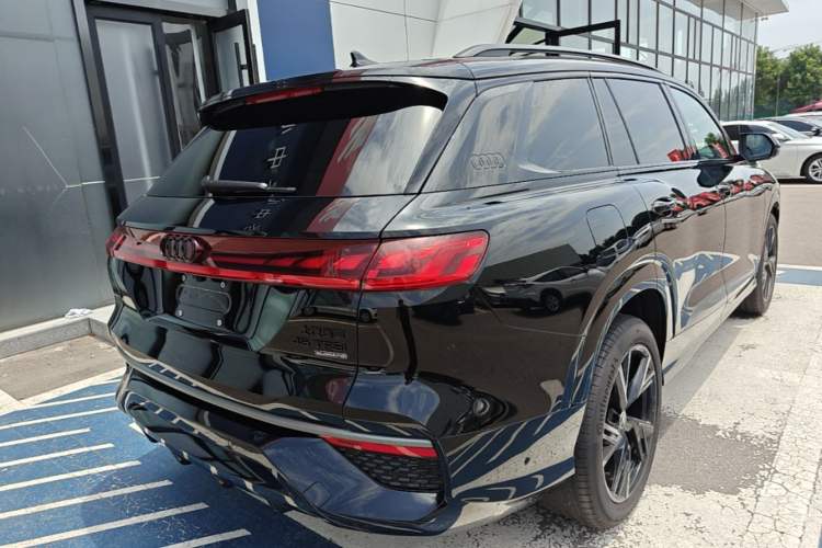 Used Audi Q6 2024 45 TFSI quattro Zhuyun Edition Flying Rider Package 6 Seats Rear Right 45 Deg