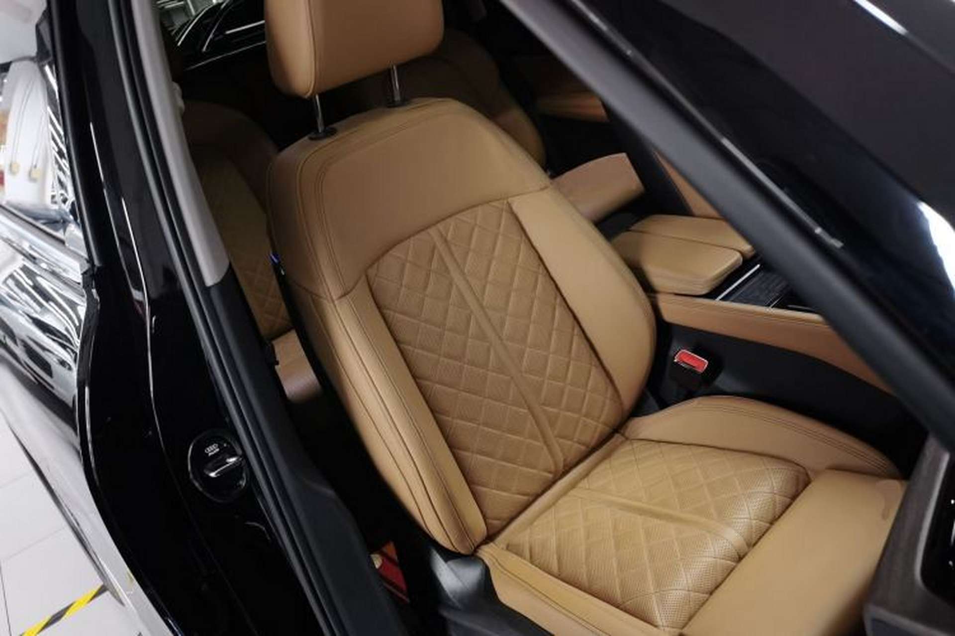 Used Audi Q6 2024 50 TFSI quattro Xingyun Edition Yulin Package 6 Seats Right Front Seat