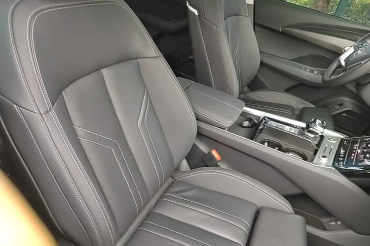 Used Audi Q6 2024 40 TFSI quattro Guanyun Edition Yulin Package 7 Seats Right Front Seat
