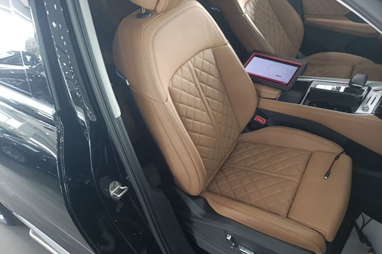 Used Audi Q6 2024 50 TFSI quattro Xingyun Edition Yulin Package 6 Seats Right Front Seat