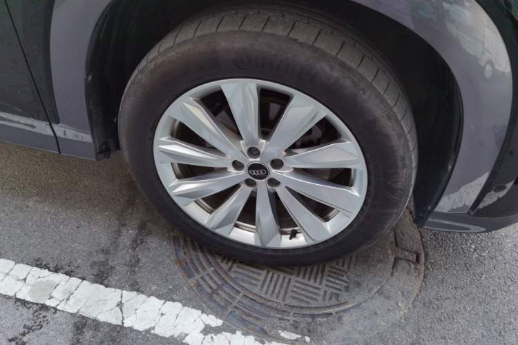 Used Audi Q6 2024 45 TFSI quattro Qiyun Edition Yulin Package 7 Seats Right Front Wheel Hub