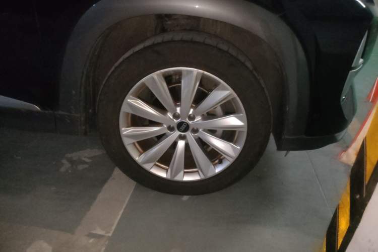 Used Audi Q6 2024 50 TFSI quattro Xingyun Edition Yulin Package 6 Seats Right Front Wheel Hub