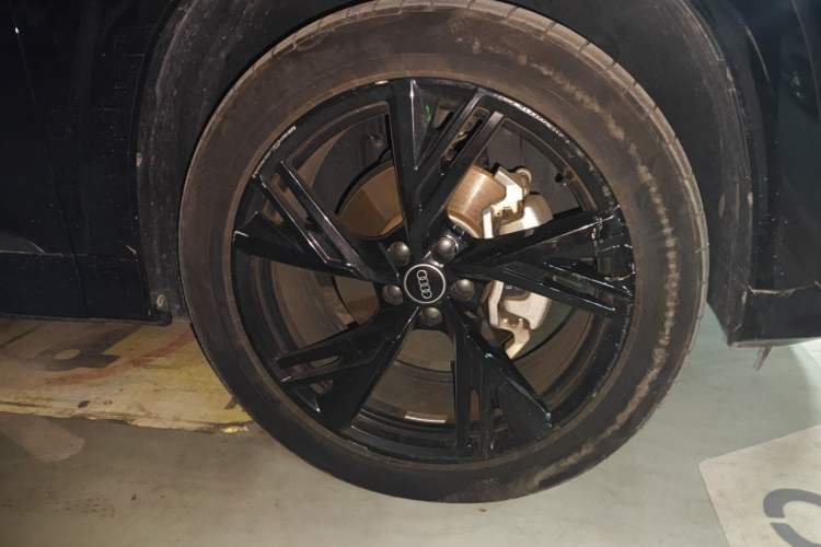 Used Audi Q6 2024 45 TFSI quattro Black Warrior Edition 6 Seats Right Front Wheel Hub