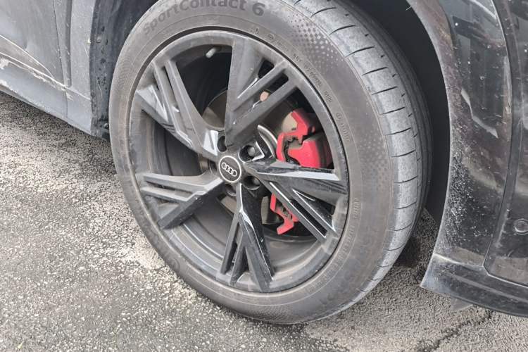 Used Audi Q6 2024 45 TFSI quattro Black Warrior Edition 6 Seats Right Front Wheel Hub
