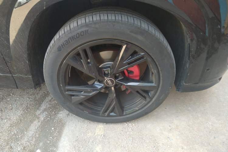 Used Audi Q6 2024 45 TFSI quattro Black Warrior Edition 6 Seats Right Front Wheel Hub
