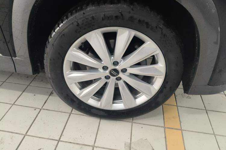 Used Audi Q6 2024 45 TFSI quattro Qiyun Edition Yulin Package 6 seats Right Front Wheel Hub