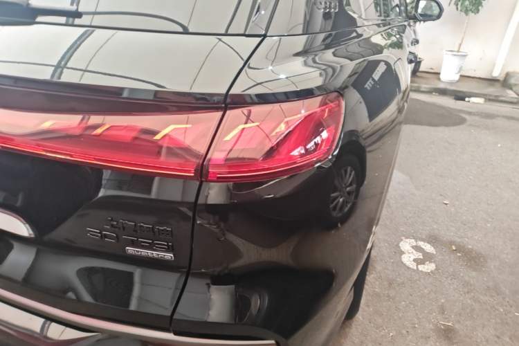 Used Audi Q6 2024 50 TFSI quattro Black Warrior Edition 6-seater Right Rear Taillight