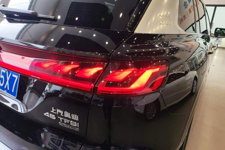 Used Audi Q6 2024 45 TFSI quattro Qiyun Edition Yulin Package 6 seats Right Rear Taillight