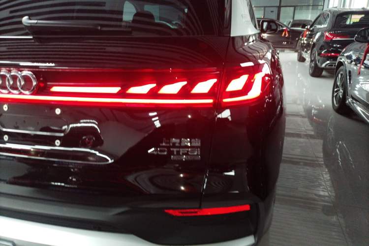 Used Audi Q6 2024 40 TFSI quattro Guanyun Edition Yulin Package 7 Seats Right Rear Taillight