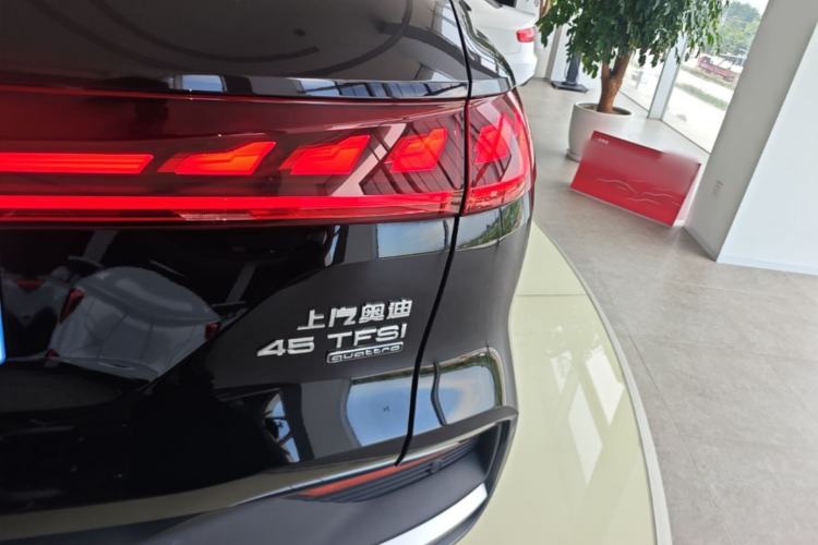 Used Audi Q6 2024 45 TFSI quattro Qiyun Edition Yulin Package 6 seats Right Rear Taillight