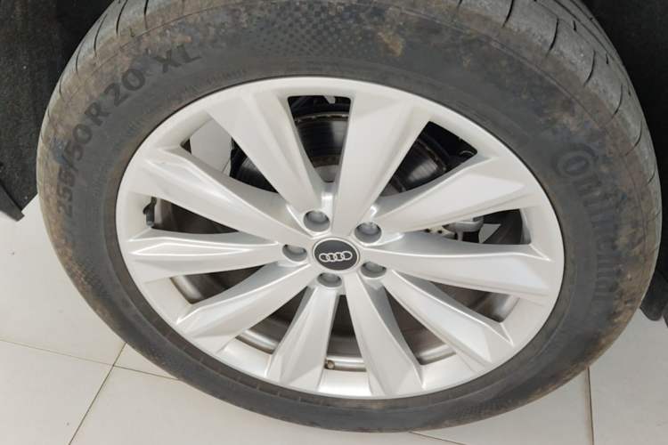 Used Audi Q6 2024 45 TFSI quattro Qiyun Edition Yulin Package 6 seats Right Rear Wheel Hub