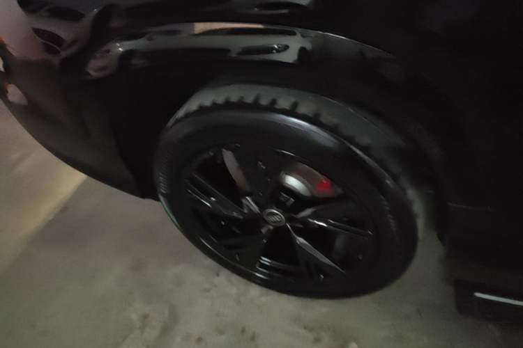 Used Audi Q6 2024 45 TFSI quattro Black Warrior Edition 6 Seats Right Rear Wheel Hub