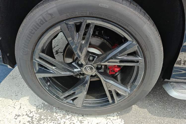 Used Audi Q6 2024 45 TFSI quattro Zhuyun Edition Flying Rider Package 6 Seats Right Rear Wheel Hub